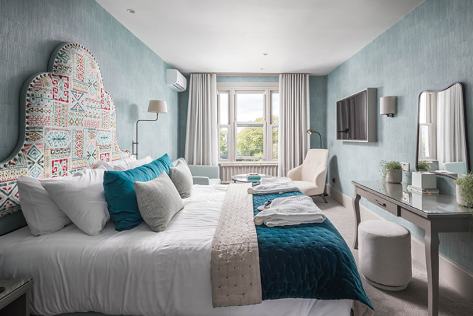 Signature room