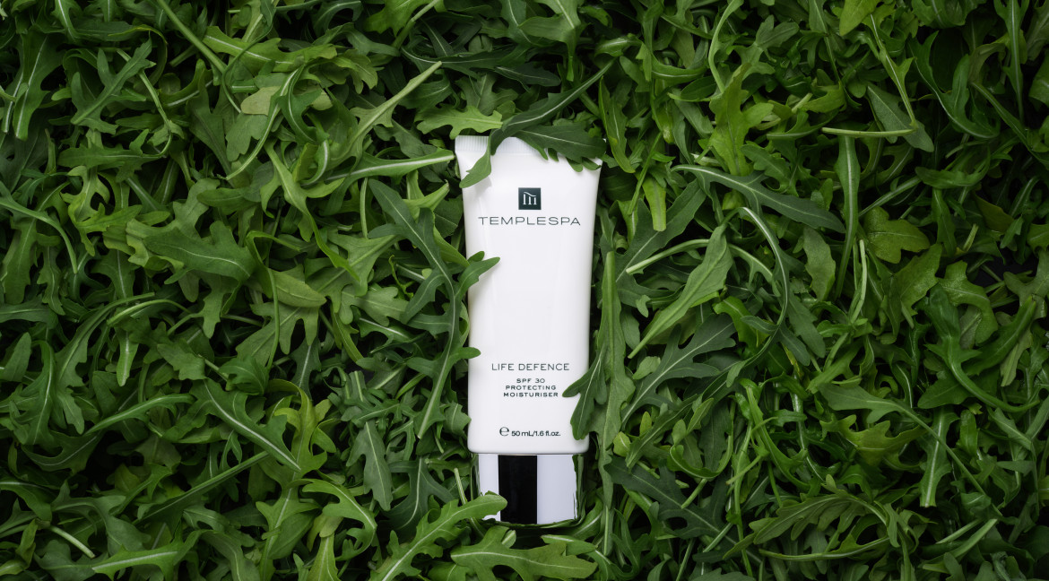 LIFE DEFENCE SPF30_ROCKETBACKGROUND_HET4855