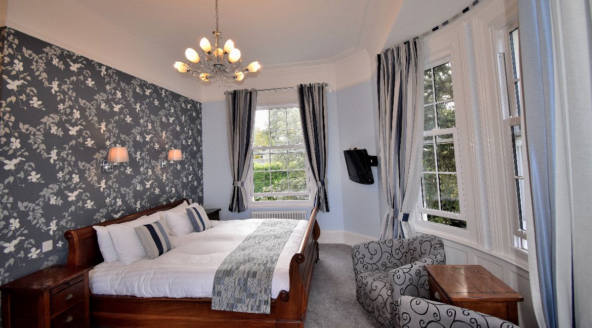 Room 9 b