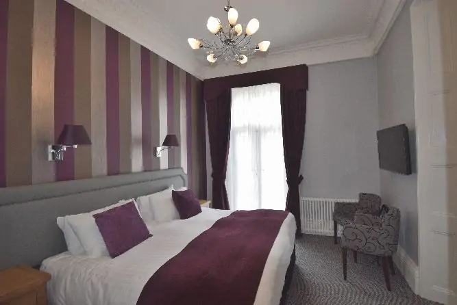 Room 34 f